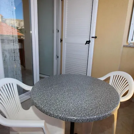 In Mit Eigenem Balkon By Interhome