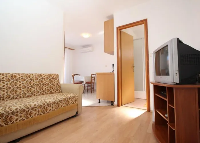 In Mit Eigenem Balkon By Interhome דירה