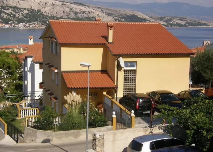 In Mit Eigenem Balkon By Interhome דירה